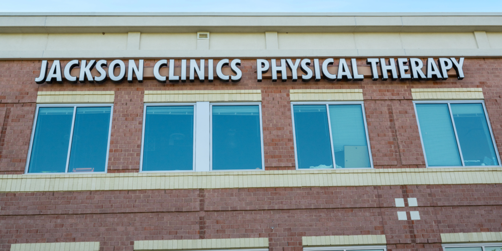 Outdoor entrance -- The Jackson Clinics Physical Therapy Broadlands Ashburn Virginia 