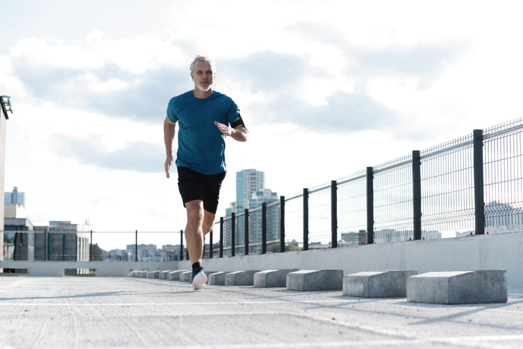 Runner running despite knee osteoarthritis